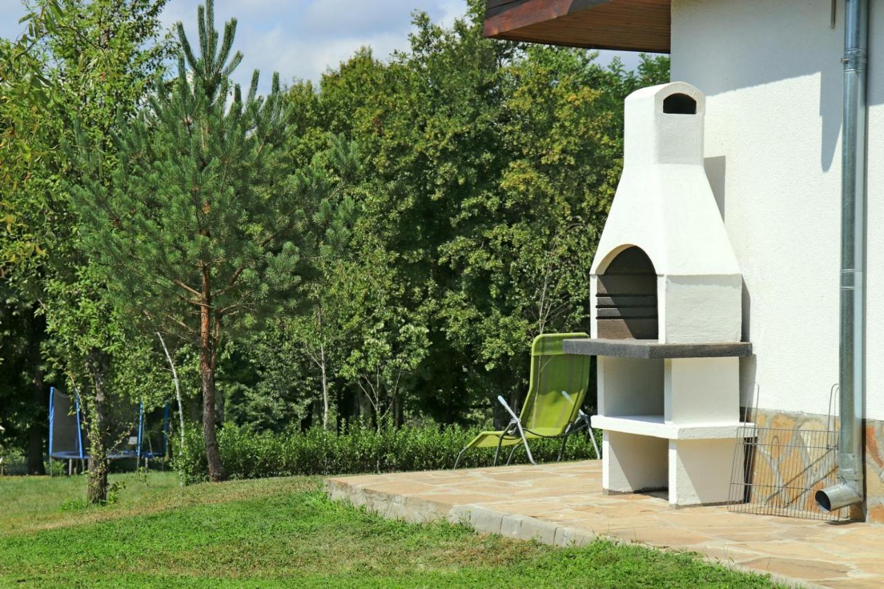 Sinjirite Complex Hotel Elena Exterior foto